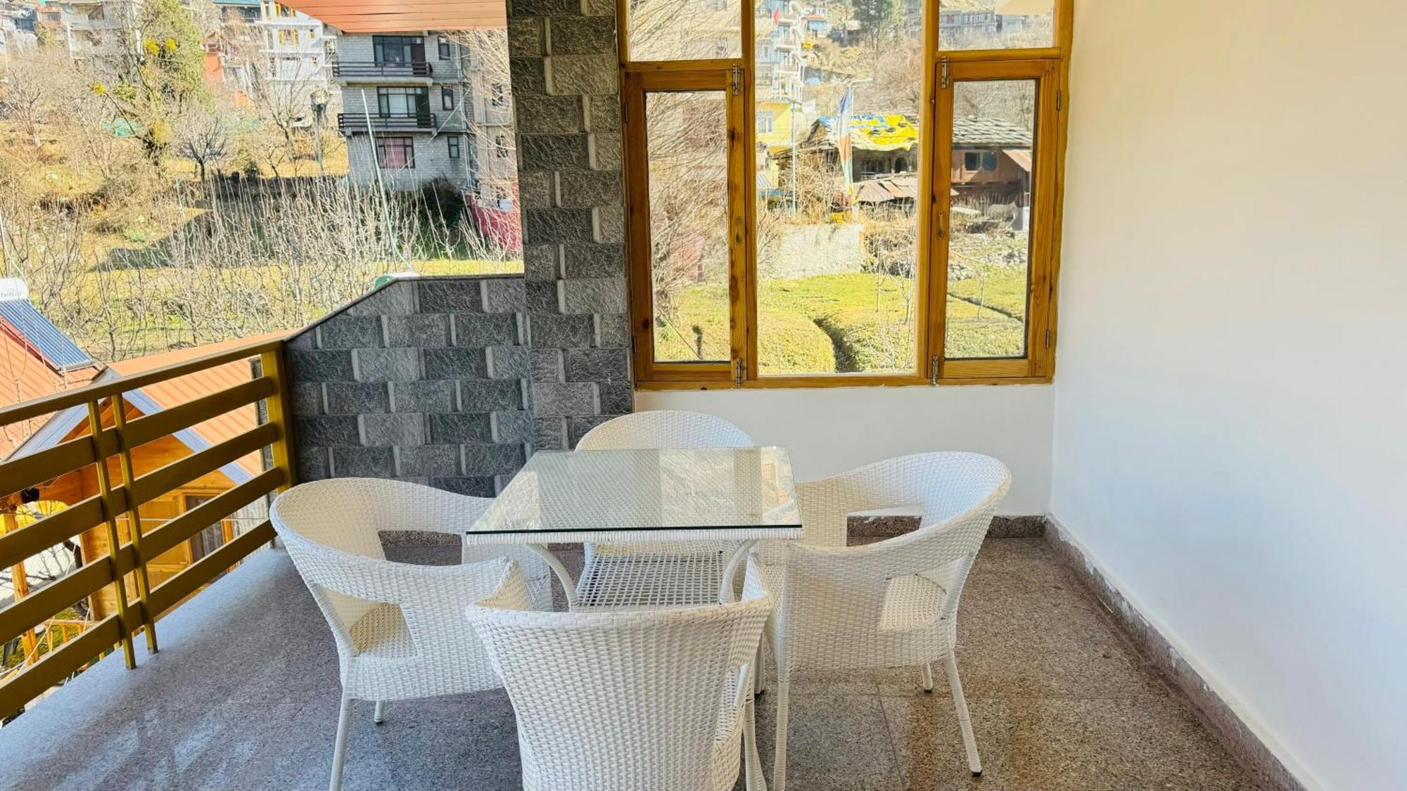 Hotel The Midnight Garden Manali Extérieur photo